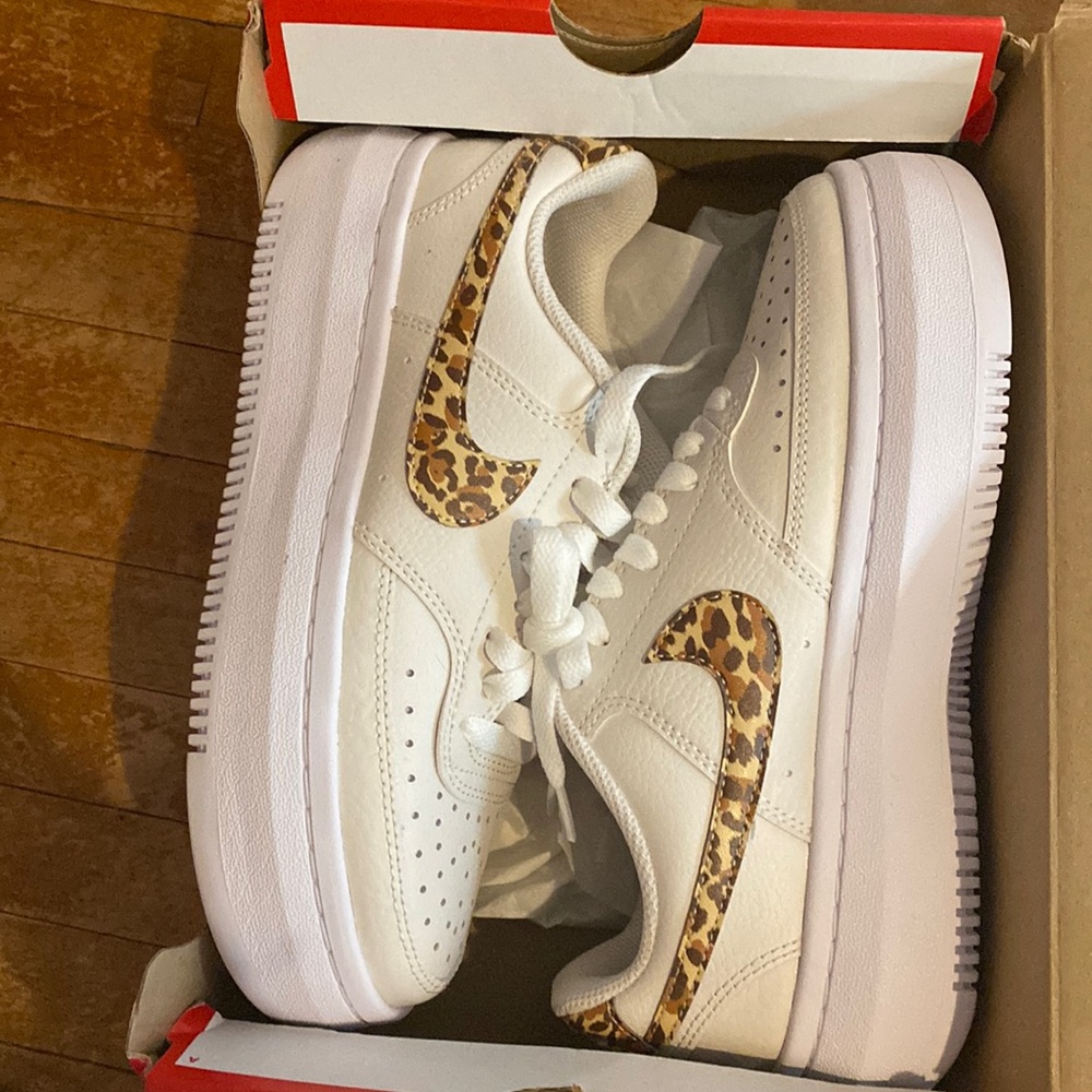 Nike womens Court Vision Alta